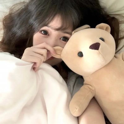 戴丝绸帽的男人
